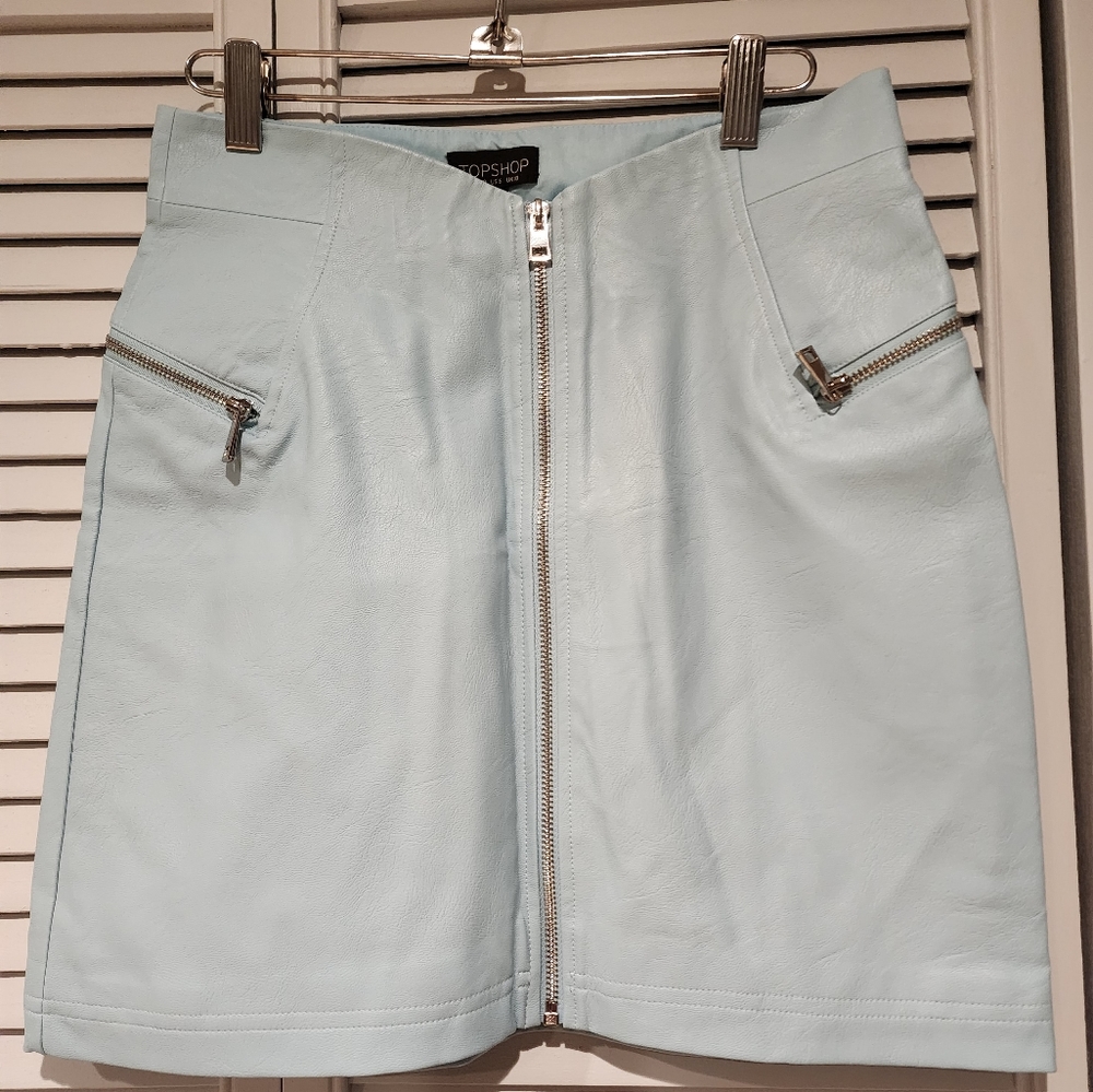 TOP SHOP New faux leather mini skirt. SZ 6.